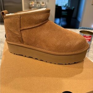 UGG Classic Ultra Mini Platform Boots - Chestnut